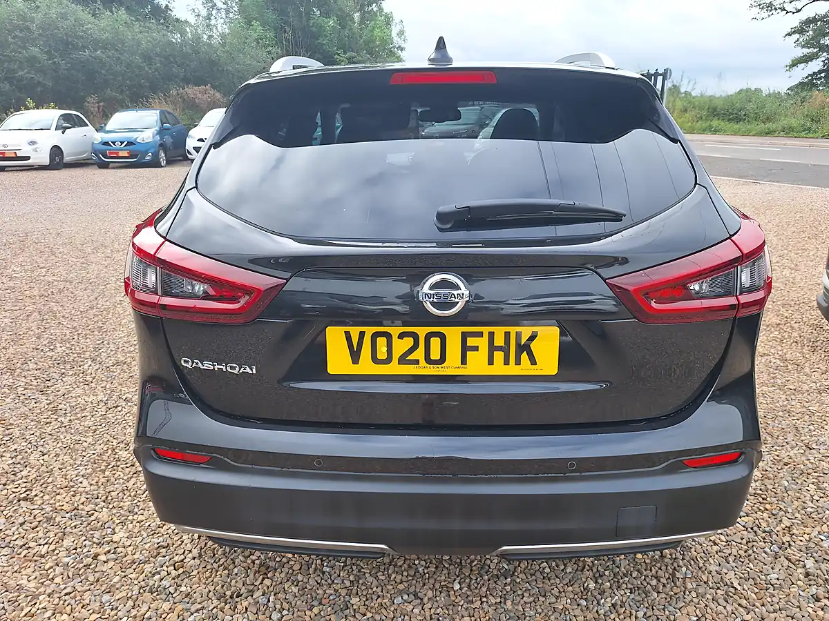 Used 2020 Nissan Qashqai Tekna Black - Interior and Exterior details 8