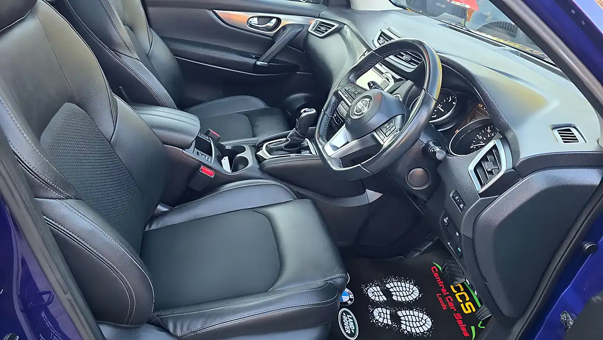 Used 2020 Nissan Qashqai Tekna Blue - Interior and Exterior details 13