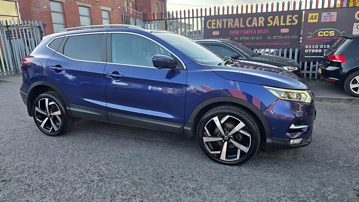 Used 2020 Nissan Qashqai Tekna Blue - Interior and Exterior details 5