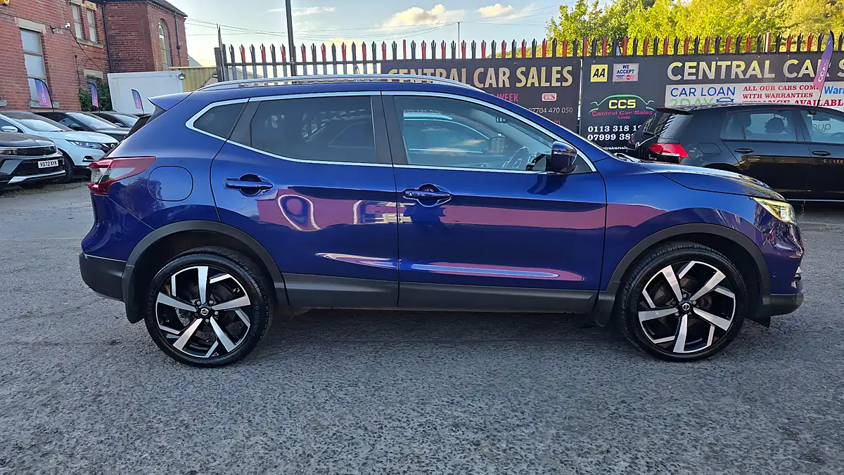 Used 2020 Nissan Qashqai Tekna Blue - Interior and Exterior details 7