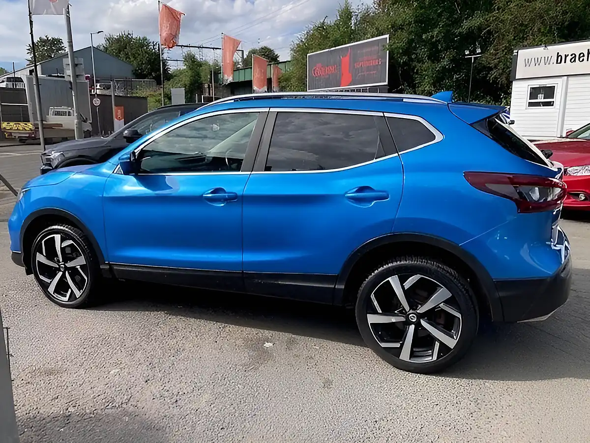 Used 2020 Nissan Qashqai Tekna Blue - Interior and Exterior details 6