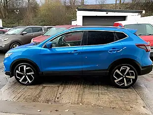 Used 2020 Nissan Qashqai Tekna Blue - Interior and Exterior details 7