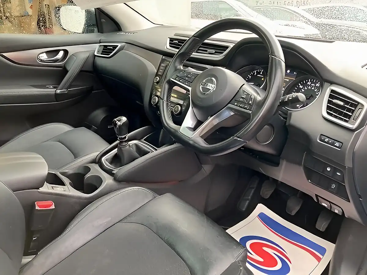 Used 2020 Nissan Qashqai Tekna Blue - Interior and Exterior details 8