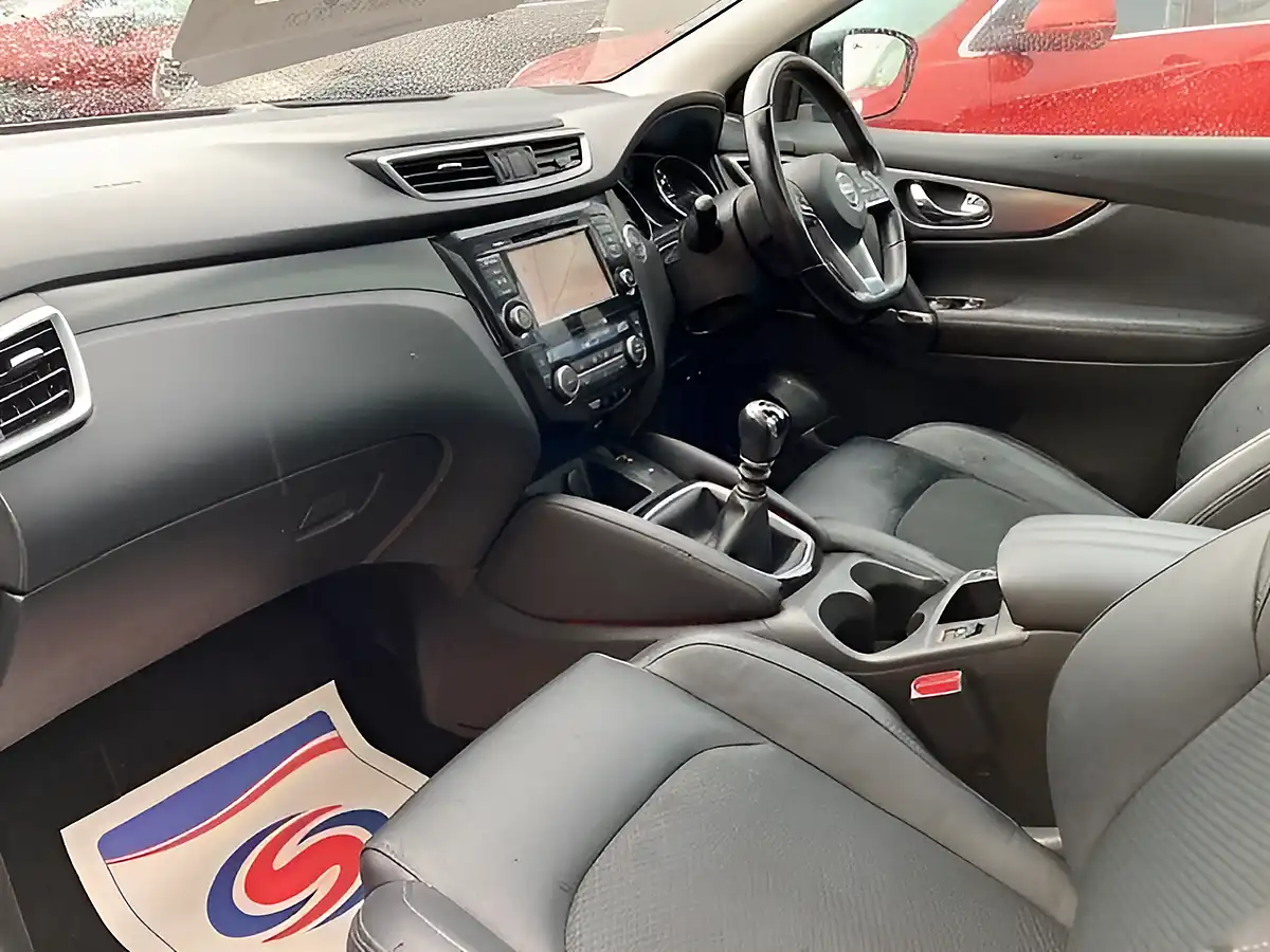 Used 2020 Nissan Qashqai Tekna Blue - Interior and Exterior details 9