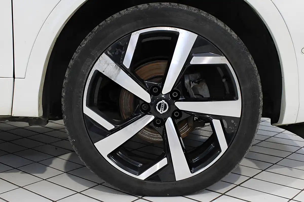 Used 2020 Nissan Qashqai Tekna+ Storm White - Interior and Exterior details 11