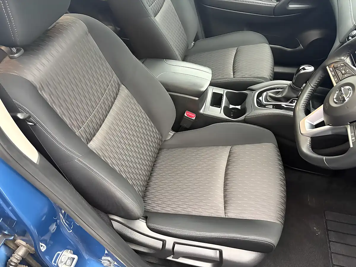 Used 2020 Nissan X-Trail Acenta Premium Blue - Interior and Exterior details 10