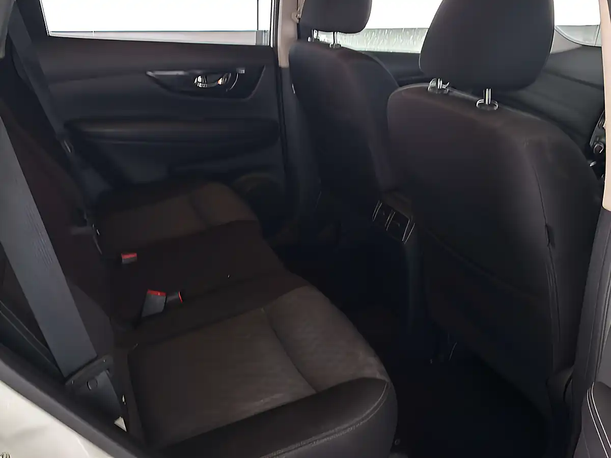 Used 2020 Nissan X-Trail Acenta Premium Storm White - Interior and Exterior details 10