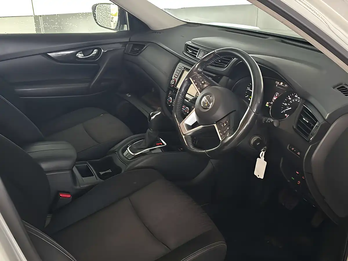 Used 2020 Nissan X-Trail Acenta Premium Storm White - Interior and Exterior details 7