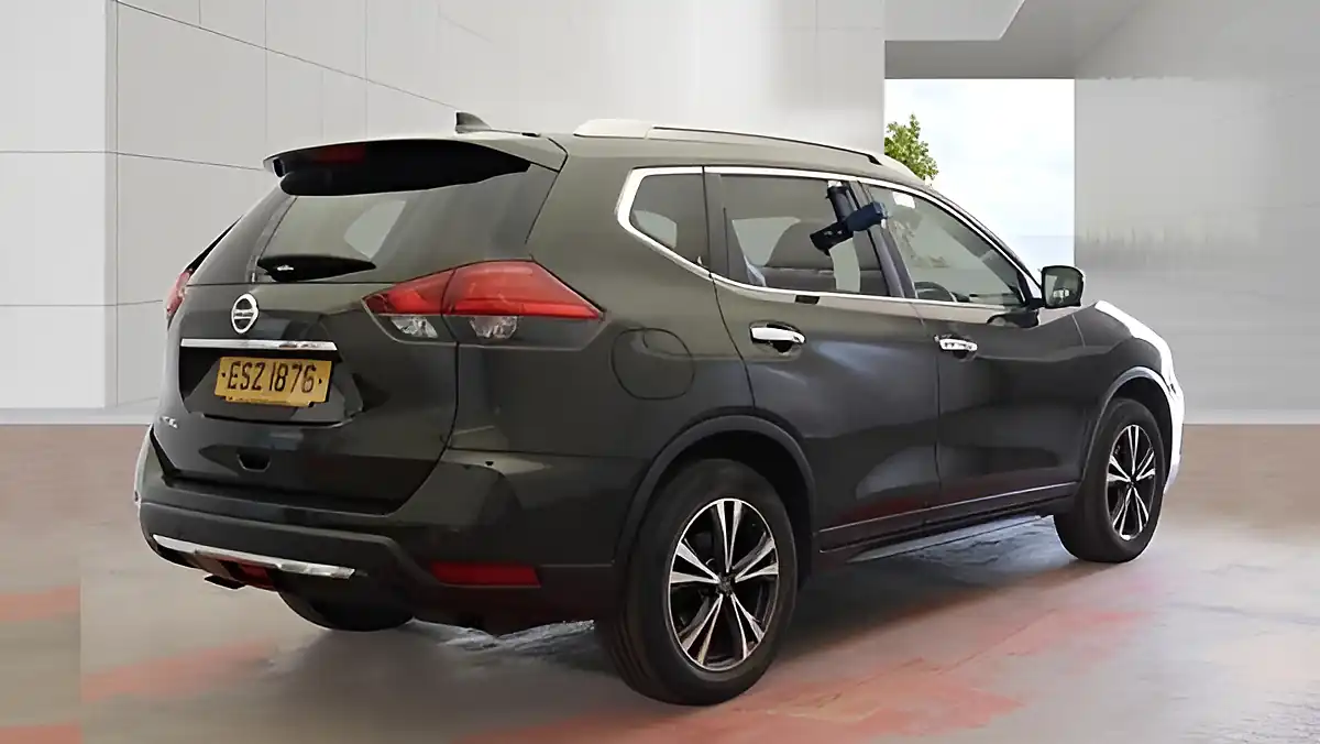 Used 2020 Nissan X-Trail N-Connecta Green - Interior and Exterior details 4