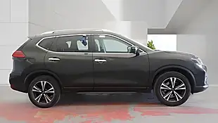 Used 2020 Nissan X-Trail N-Connecta Green - Interior and Exterior details 8