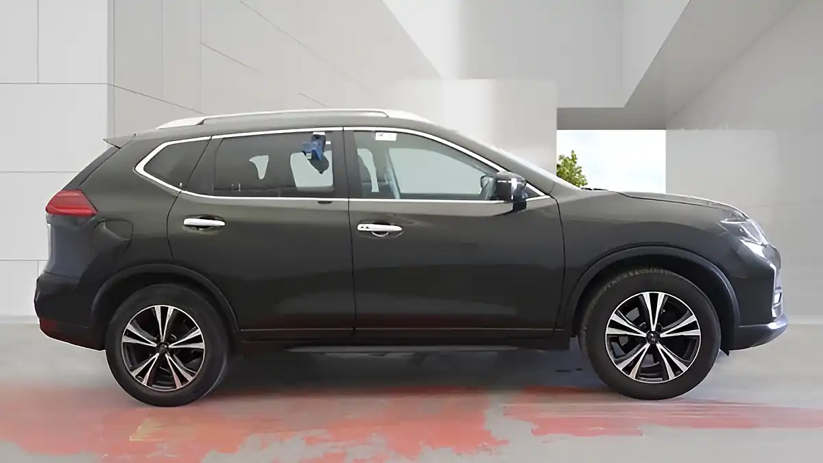 Used 2020 Nissan X-Trail N-Connecta Green - Interior and Exterior details 8