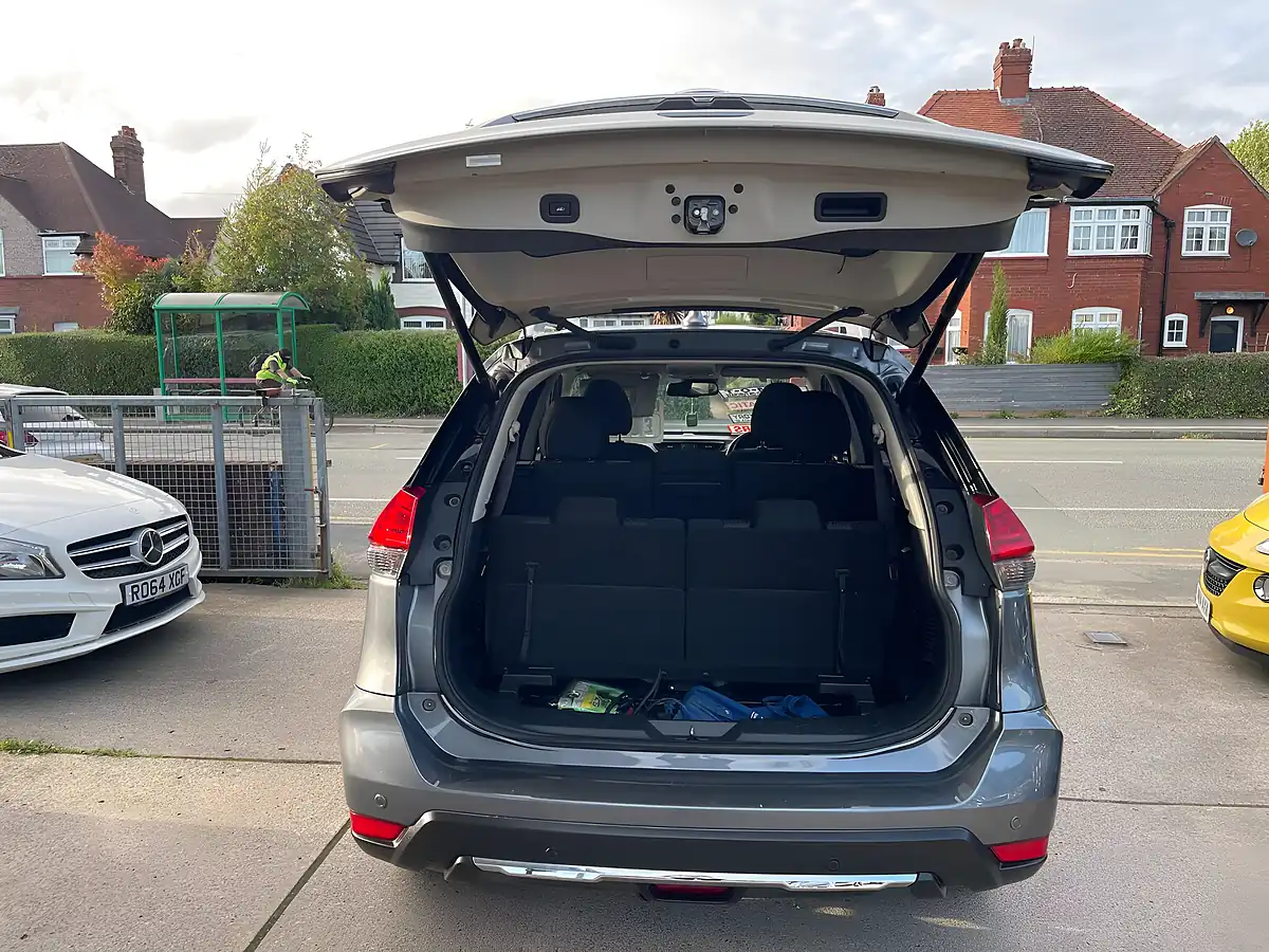 Used 2020 Nissan X-Trail N-Connecta Grey - Interior and Exterior details 17