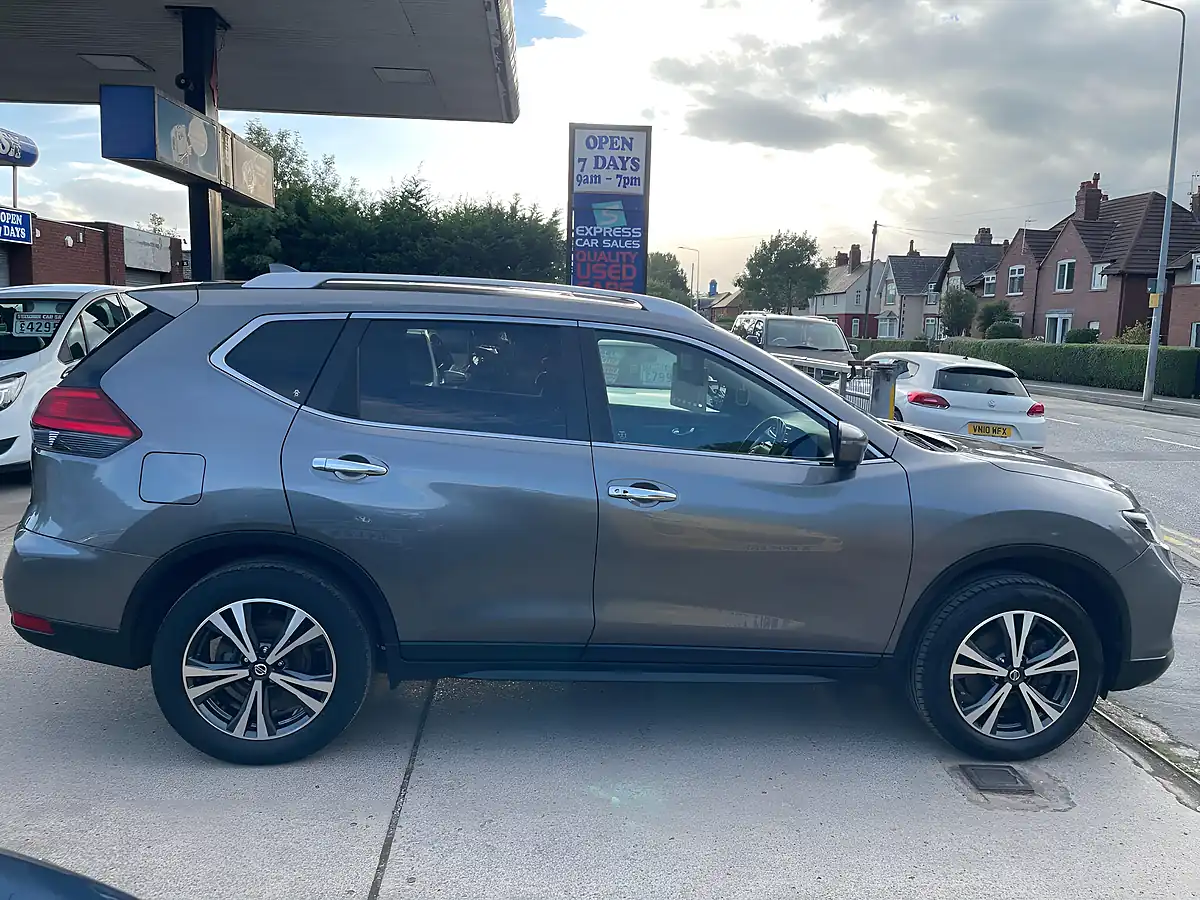 Used 2020 Nissan X-Trail N-Connecta Grey - Interior and Exterior details 3