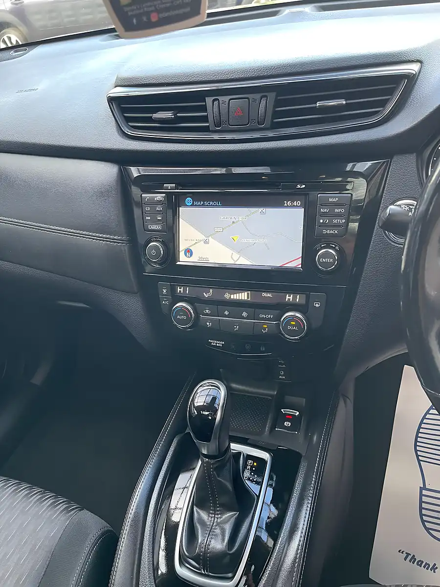 Used 2020 Nissan X-Trail N-Connecta Grey - Interior and Exterior details 7