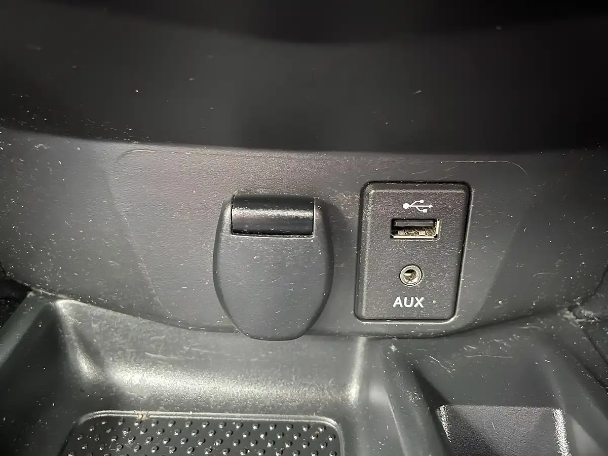 Used 2020 Nissan X-Trail N-Connecta Grey - Interior and Exterior details 9