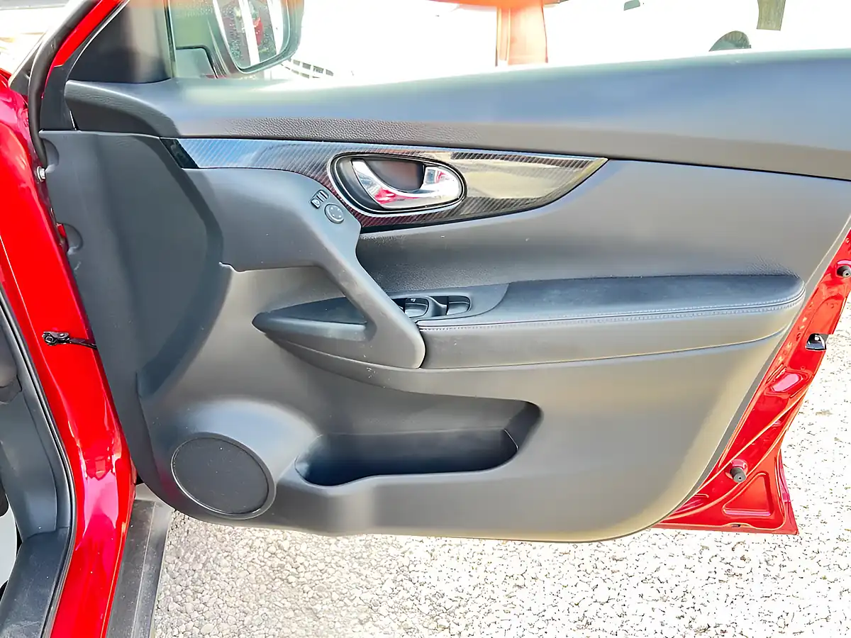 Used 2020 Nissan X-Trail N-Connecta Red - Interior and Exterior details 11