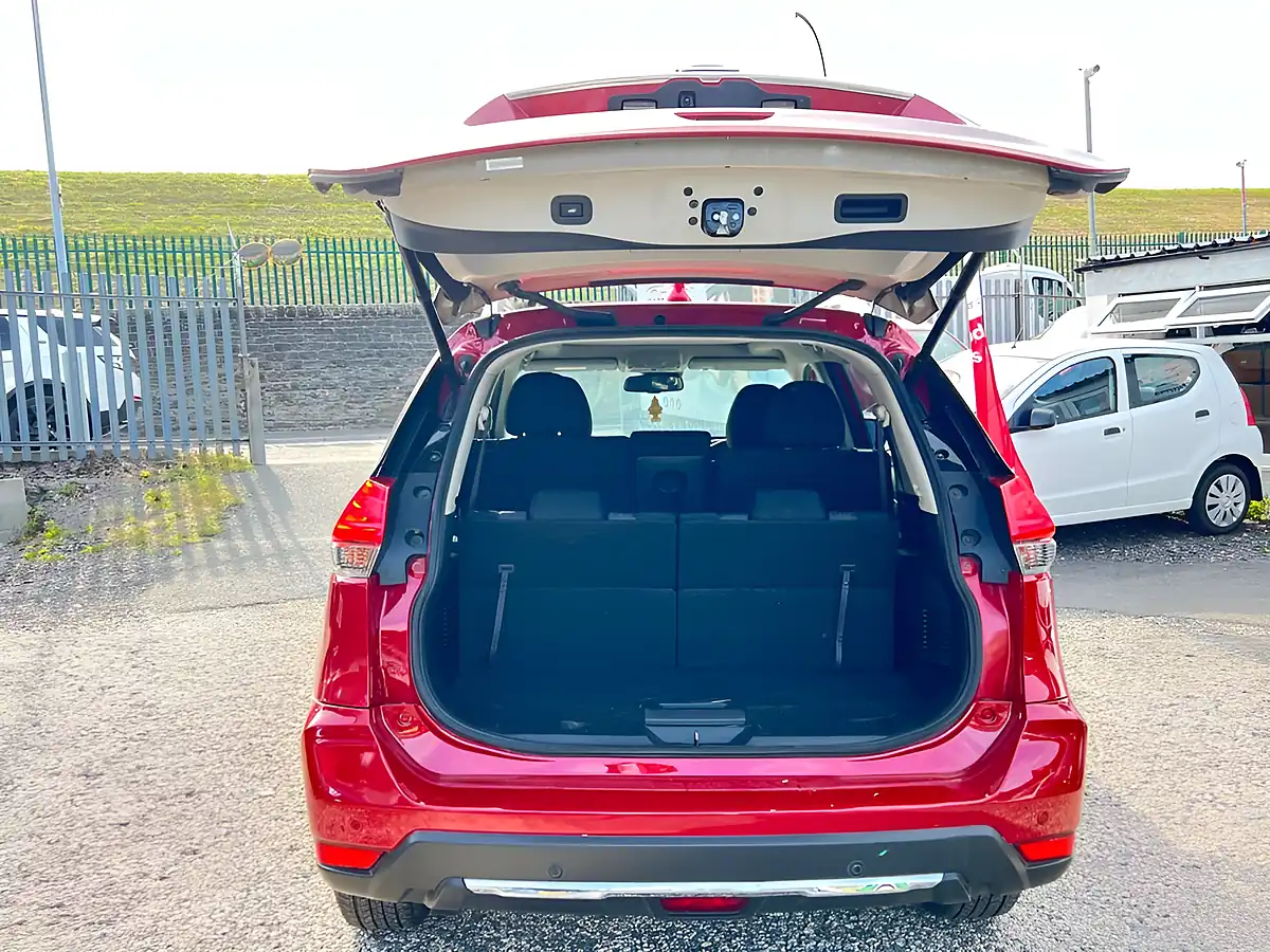 Used 2020 Nissan X-Trail N-Connecta Red - Interior and Exterior details 16