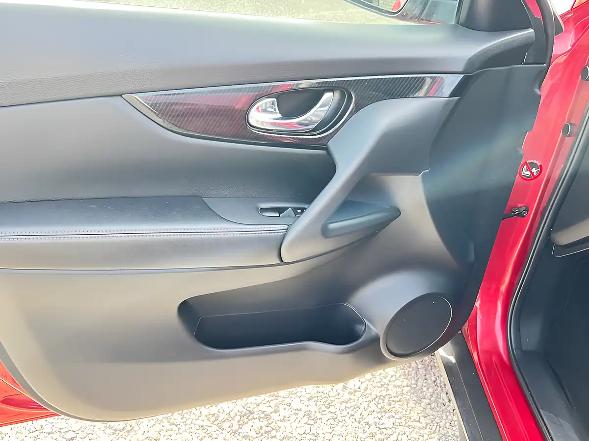 Used 2020 Nissan X-Trail N-Connecta Red - Interior and Exterior details 18