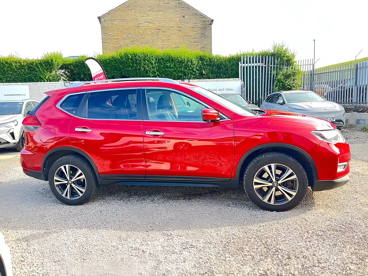 Used 2020 Nissan X-Trail N-Connecta Red - Interior and Exterior details 9