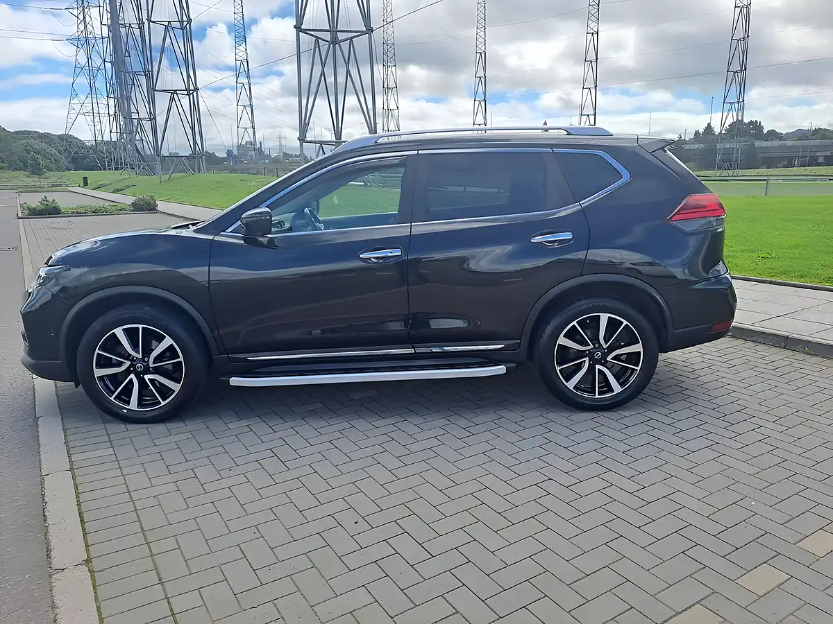 Used 2020 Nissan X-Trail Tekna Black - Interior and Exterior details 17