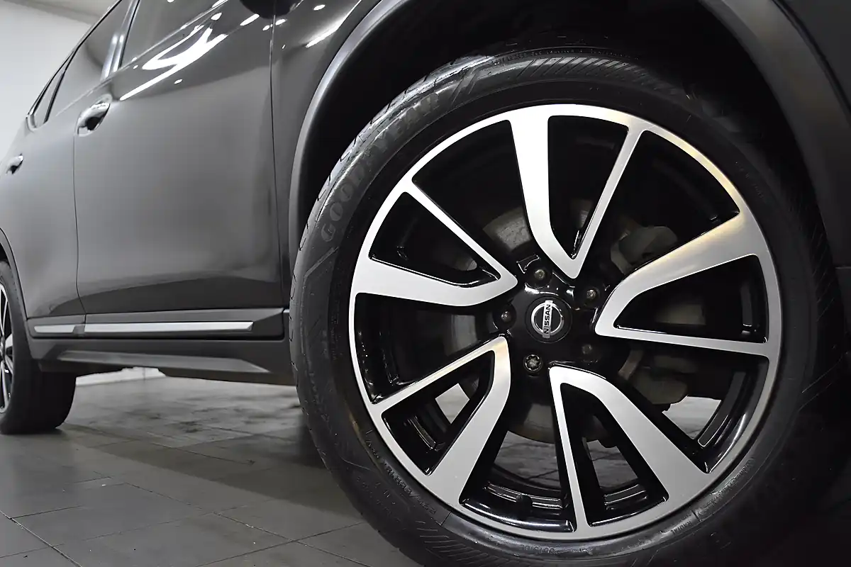 Used 2020 Nissan X-Trail Tekna Black - Interior and Exterior details 18