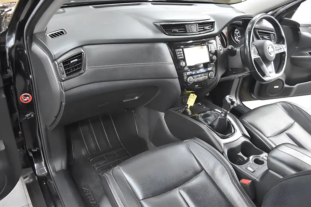 Used 2020 Nissan X-Trail Tekna Black - Interior and Exterior details 3