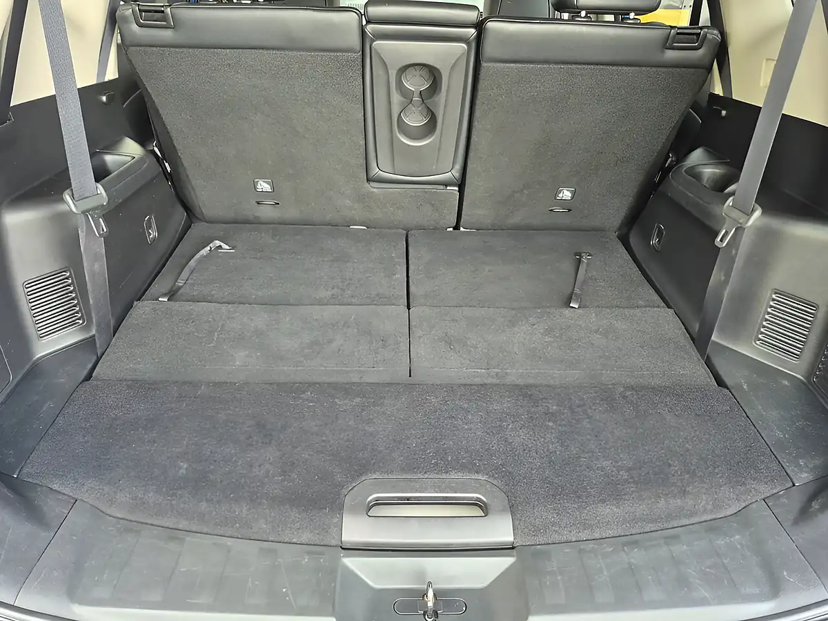 Used 2020 Nissan X-Trail Tekna Blue - Interior and Exterior details 11