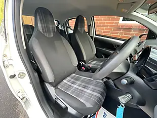 Used 2020 Peugeot 108 Active White - Interior and Exterior details 3