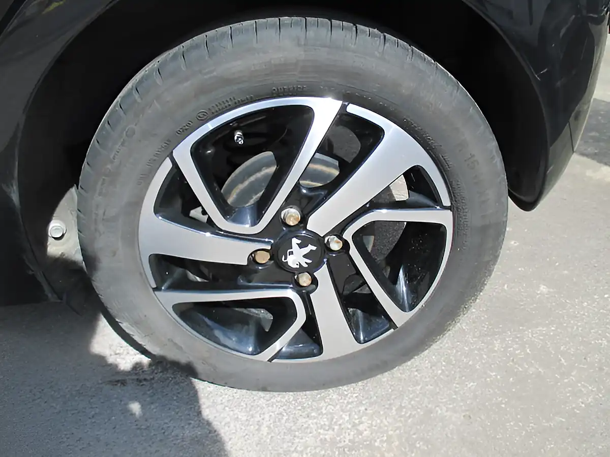 Used 2020 Peugeot 108 Allure Black - Interior and Exterior details 6