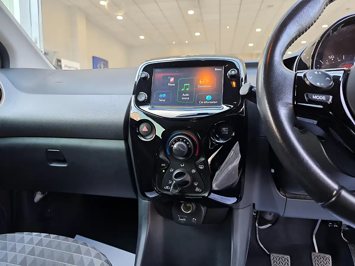 Used 2020 Peugeot 108 Allure Black - Interior and Exterior details 10