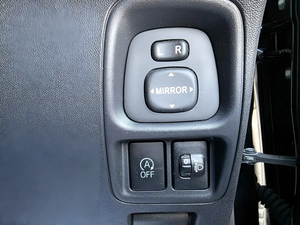Used 2020 Peugeot 108 Allure Black - Interior and Exterior details 12
