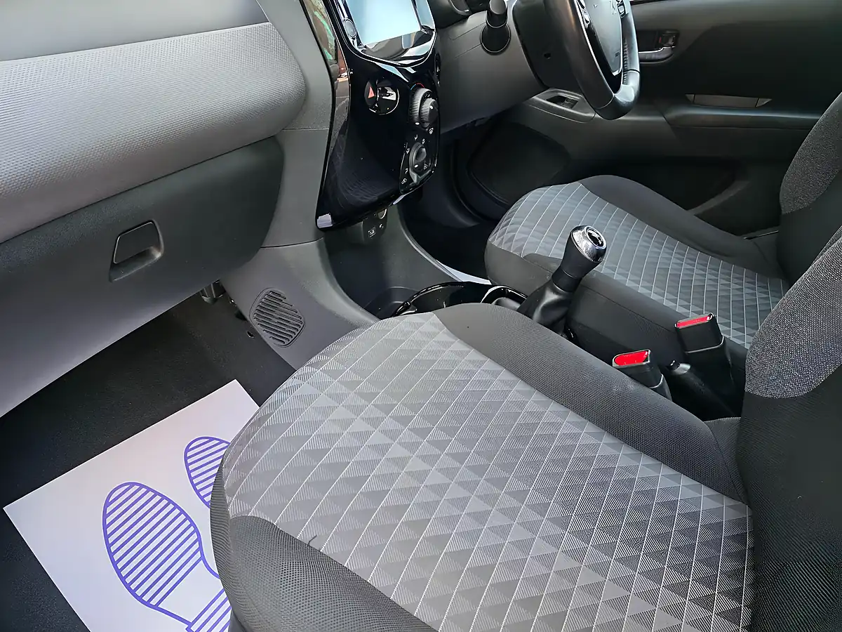 Used 2020 Peugeot 108 Allure Black - Interior and Exterior details 16