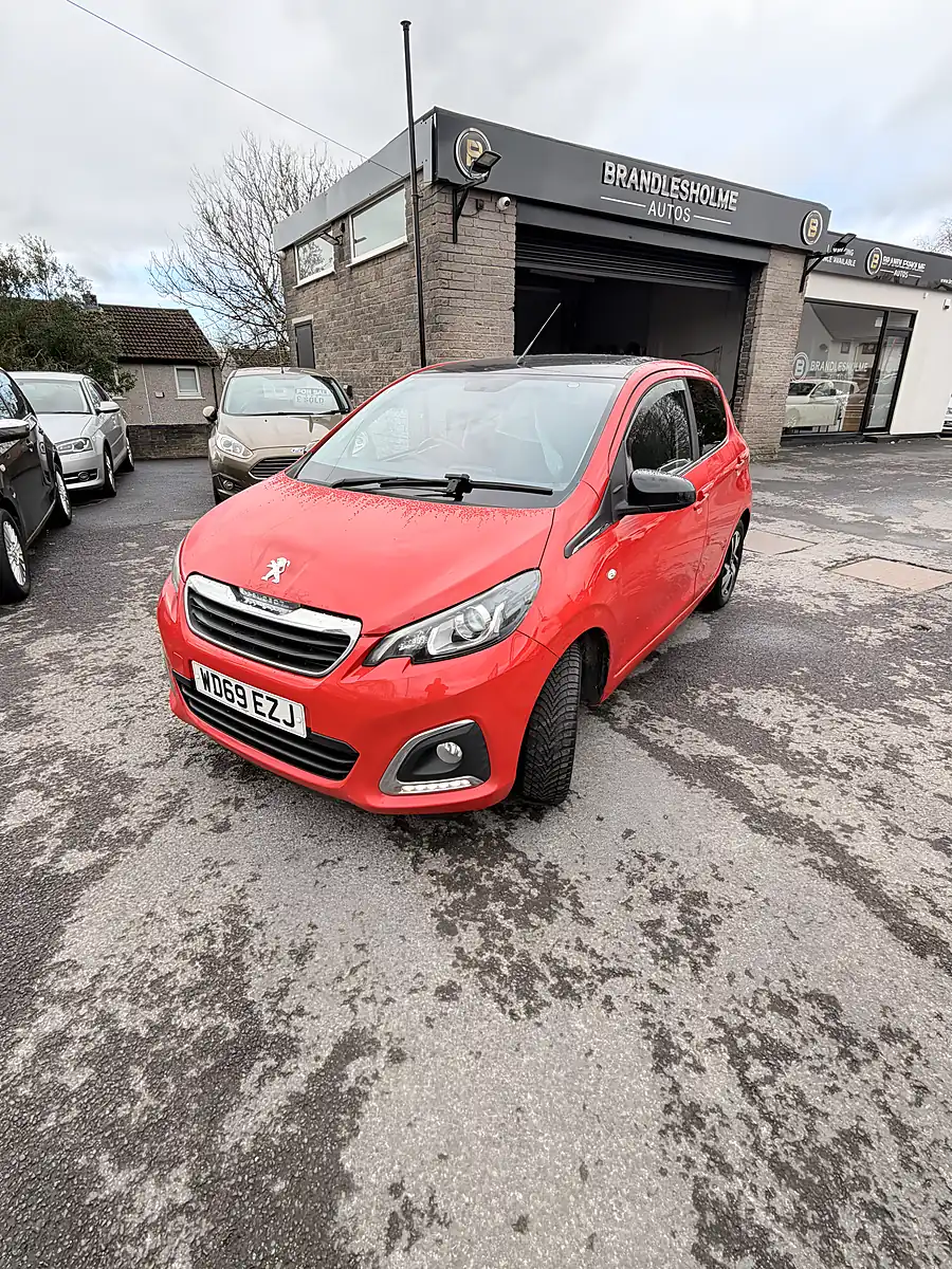 Used 2020 Peugeot 108 Allure Red - Interior and Exterior details 3
