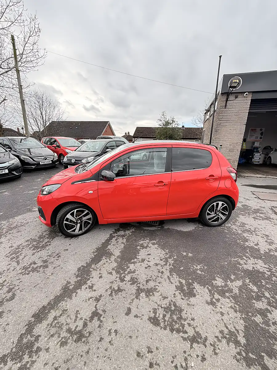 Used 2020 Peugeot 108 Allure Red - Interior and Exterior details 4
