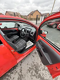 Used 2020 Peugeot 108 Allure Red - Interior and Exterior details 9