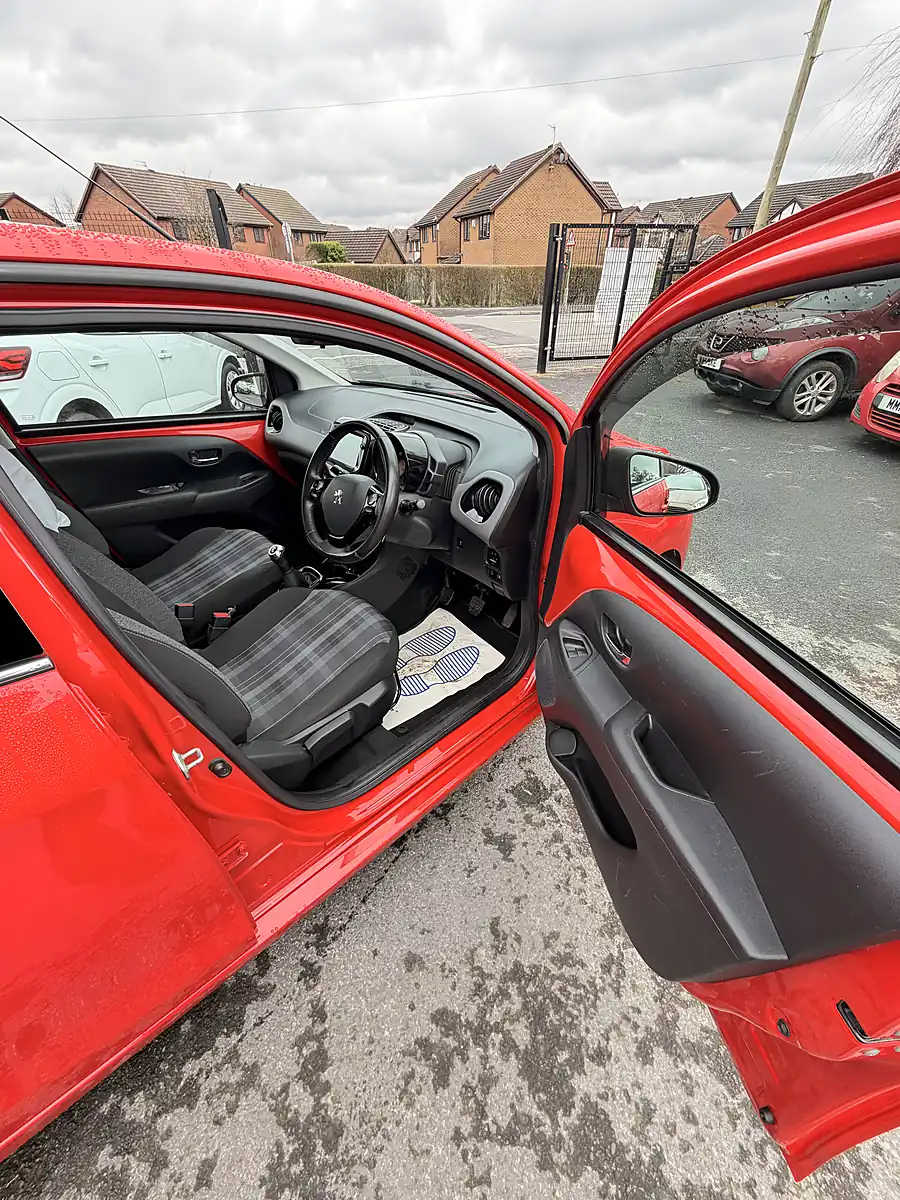 Used 2020 Peugeot 108 Allure Red - Interior and Exterior details 9