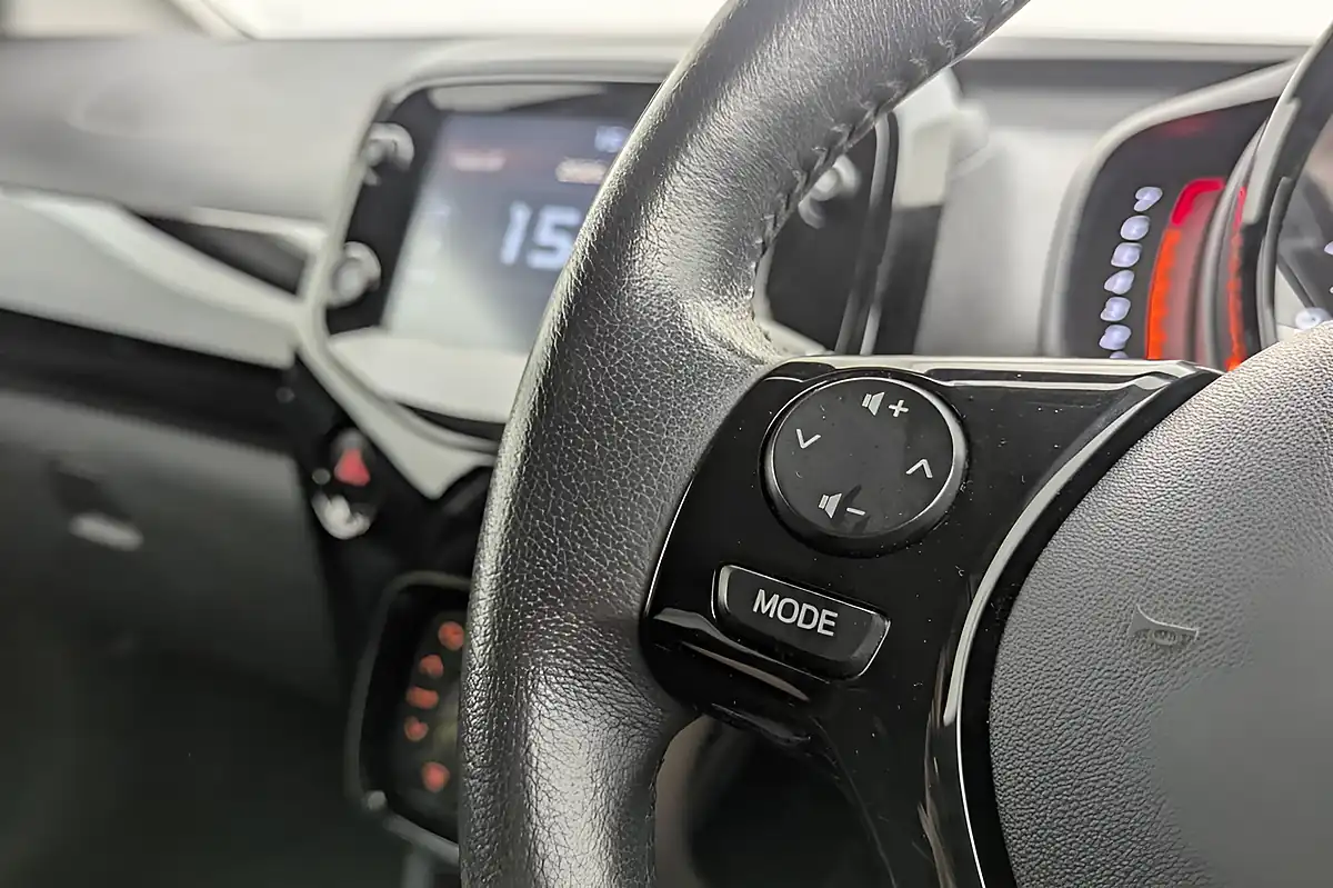 Used 2020 Peugeot 108 Collection Black - Interior and Exterior details 11