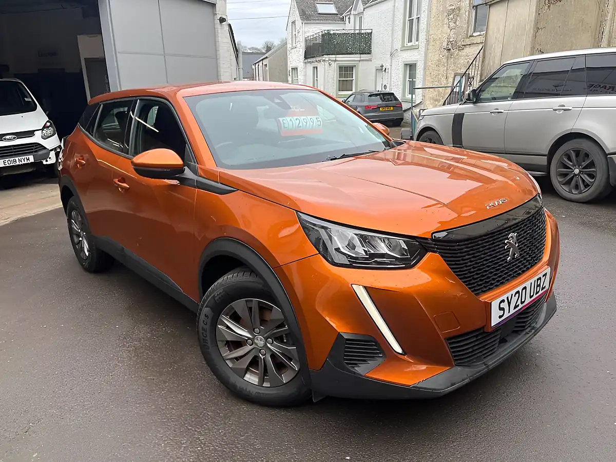 Used 2020 Peugeot 2008 Active Orange - Front View