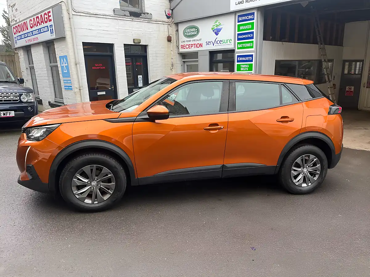 Used 2020 Peugeot 2008 Active Orange - Interior and Exterior details 5