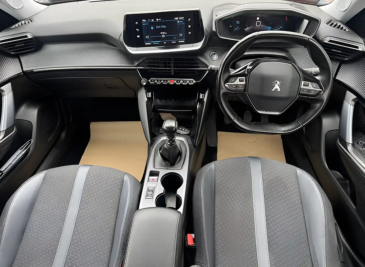 Used 2020 Peugeot 2008 Allure Orange - Interior and Exterior details 14