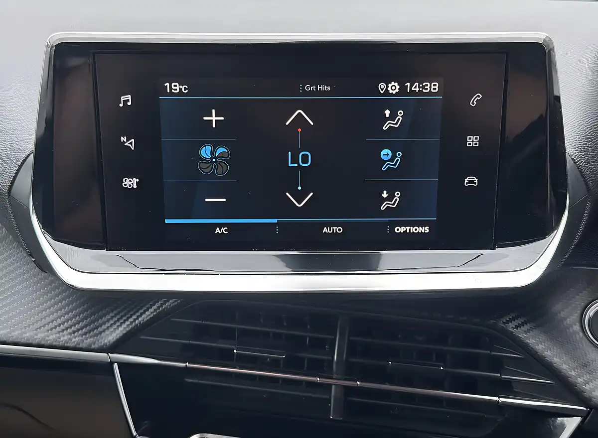 Used 2020 Peugeot 2008 Allure Orange - Interior and Exterior details 16