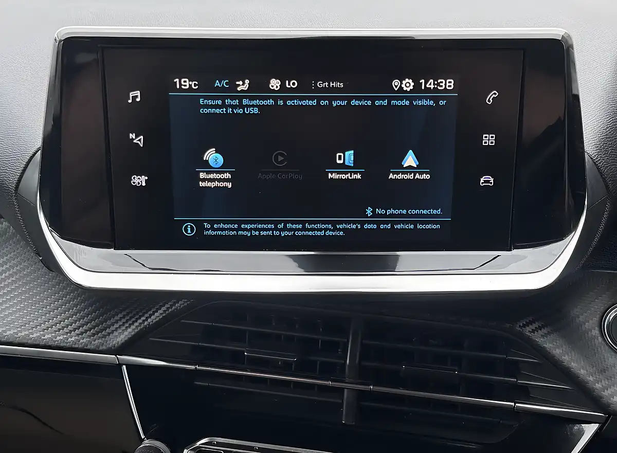 Used 2020 Peugeot 2008 Allure Orange - Interior and Exterior details 17
