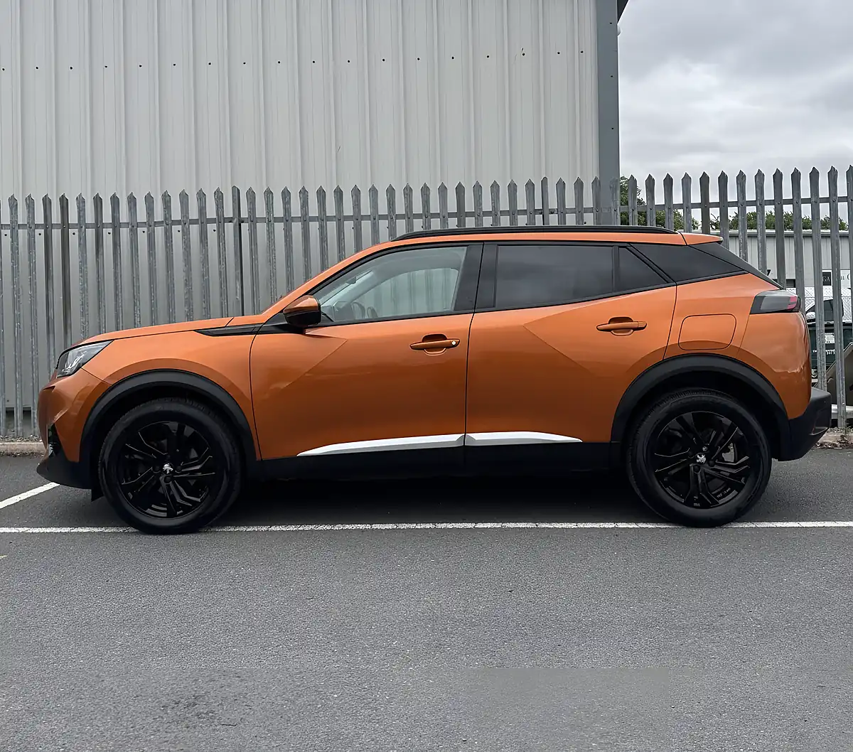 Used 2020 Peugeot 2008 Allure Orange - Interior and Exterior details 8