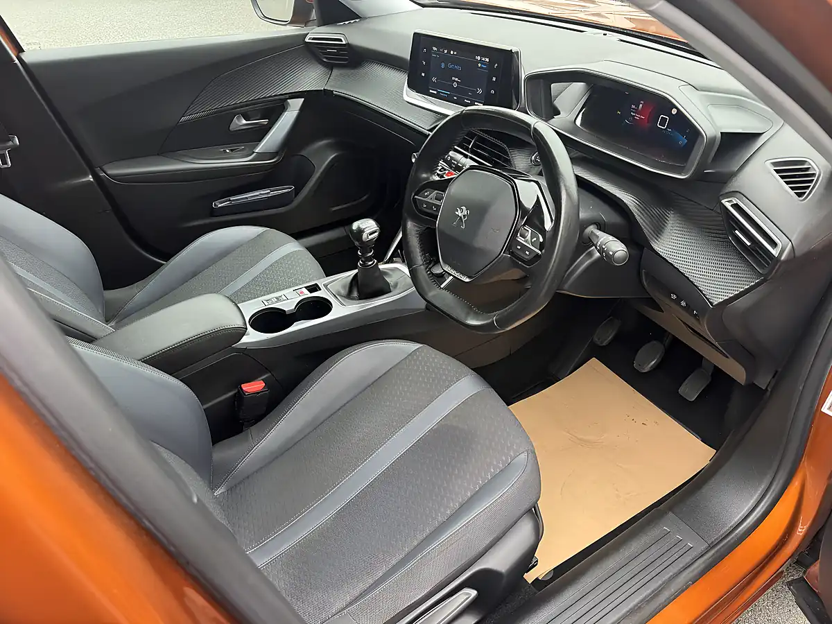 Used 2020 Peugeot 2008 Allure Orange - Interior and Exterior details 9