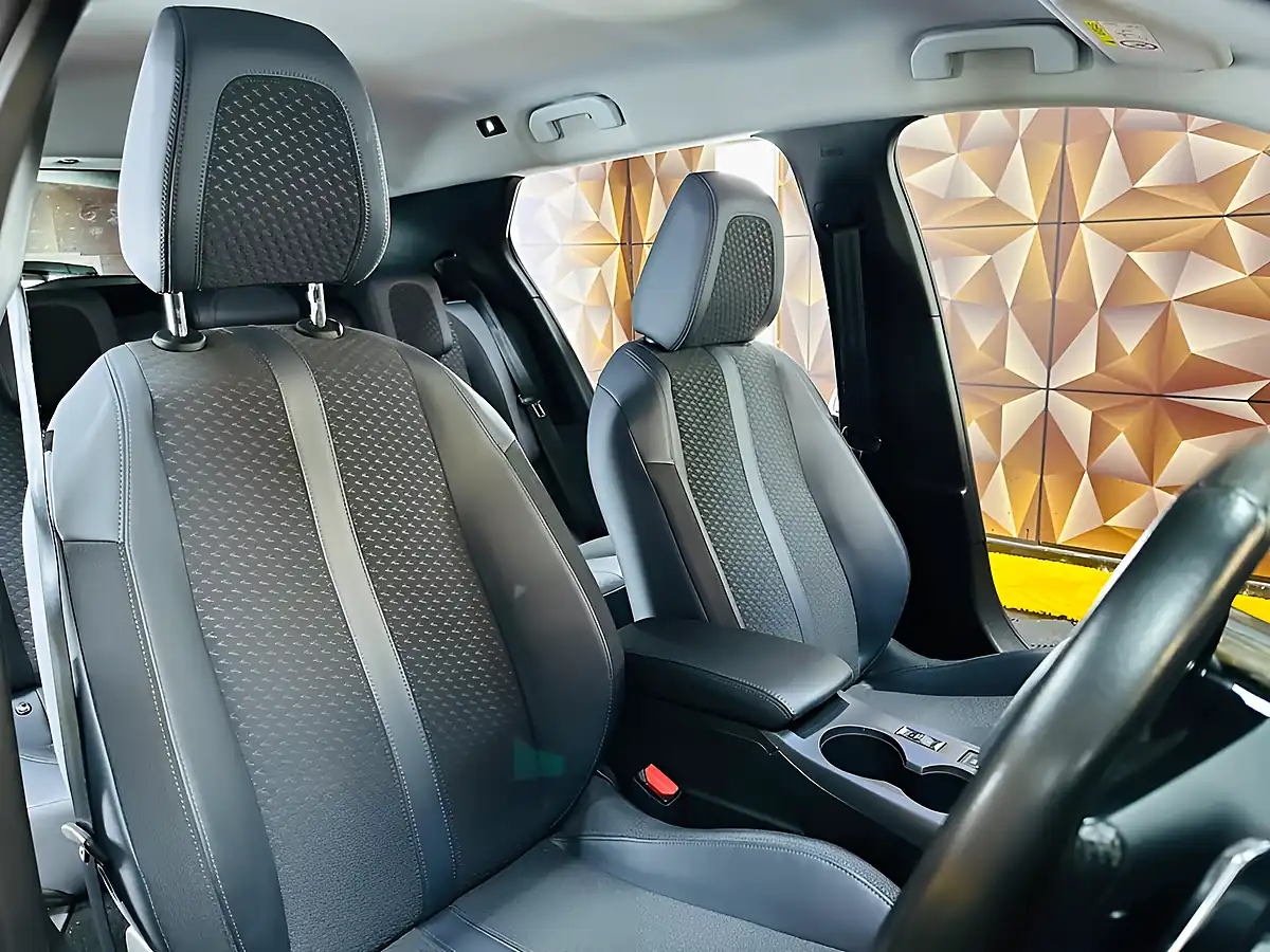 Used 2020 Peugeot 2008 Allure Premium Orange - Interior and Exterior details 9