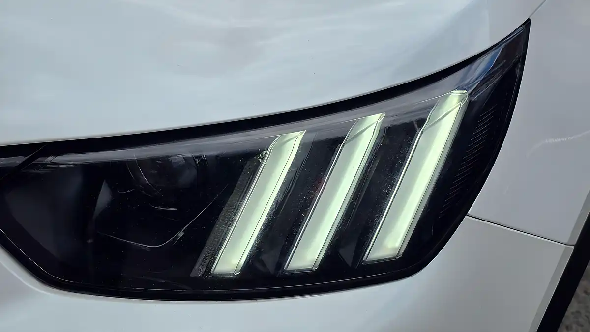 Used 2020 Peugeot 2008 GT Line White - Interior and Exterior details 14