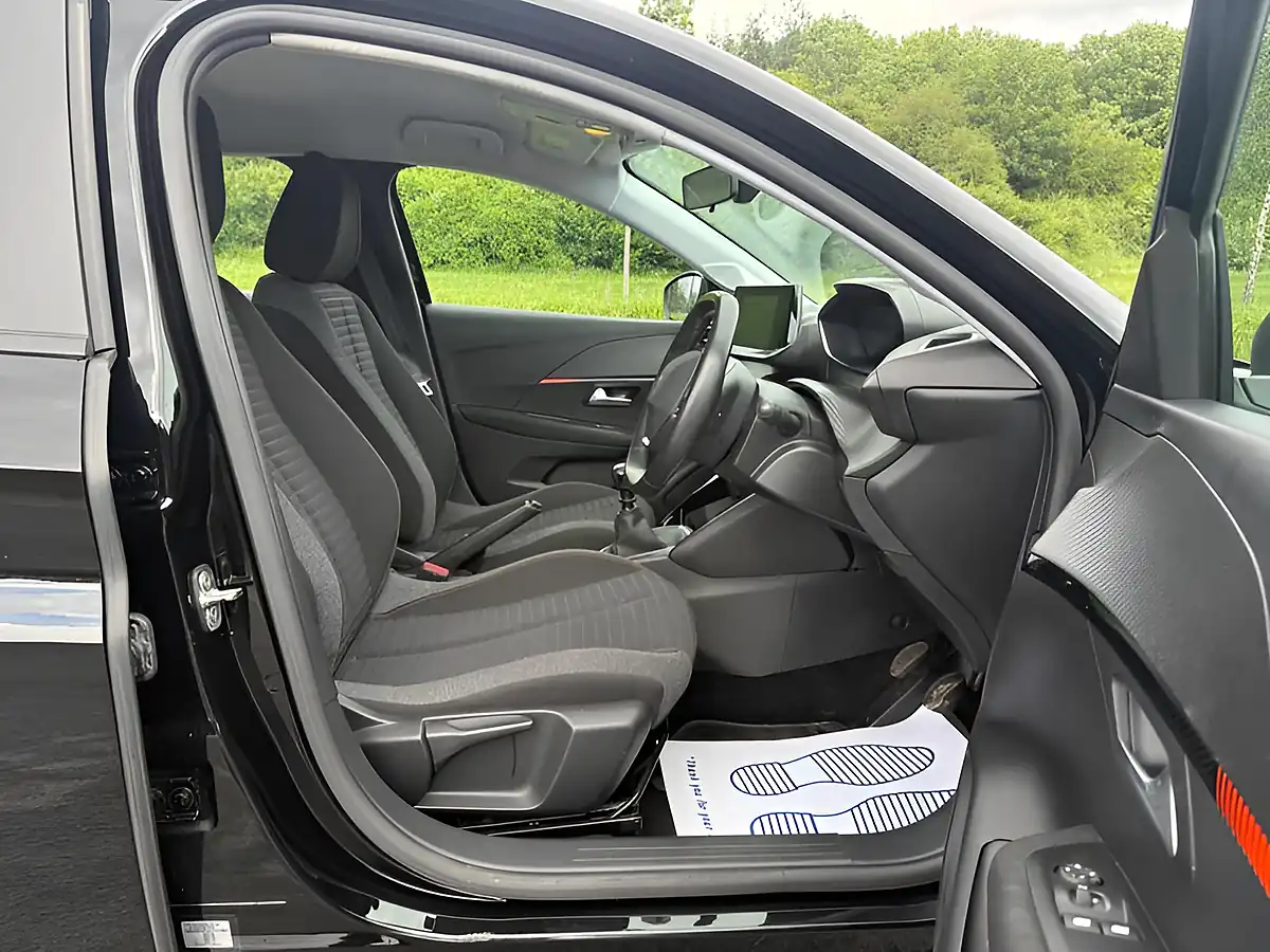Used 2020 Peugeot 208 Active Black - Interior and Exterior details 10