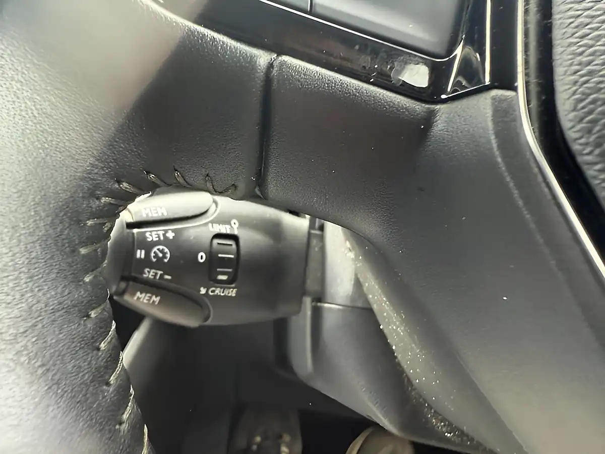 Used 2020 Peugeot 208 Active Black - Interior and Exterior details 12
