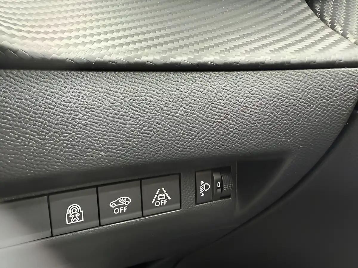 Used 2020 Peugeot 208 Active Black - Interior and Exterior details 13