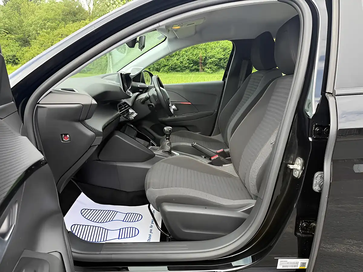 Used 2020 Peugeot 208 Active Black - Interior and Exterior details 6